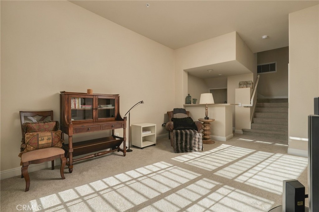 459 S San Vicente