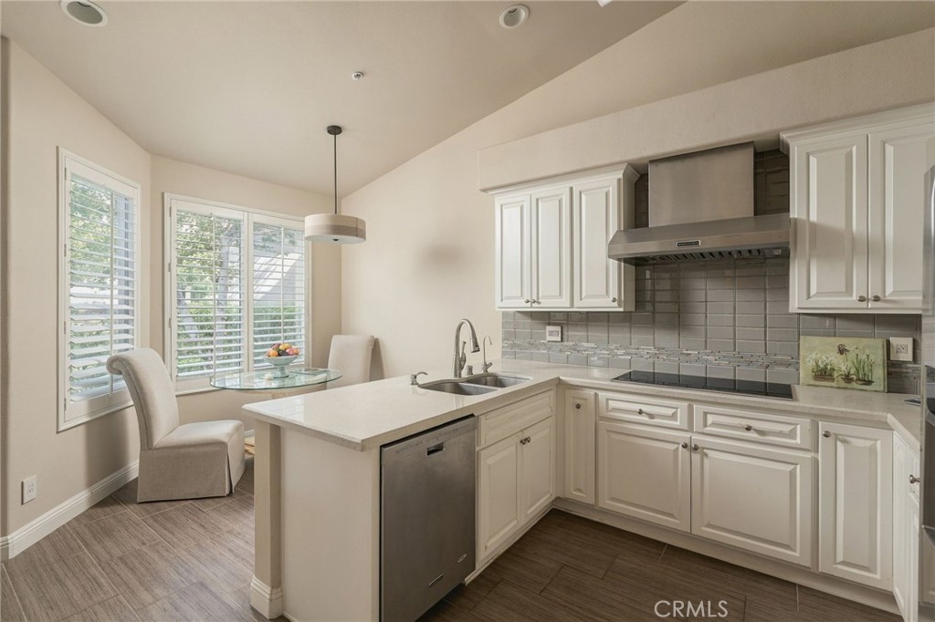 459 S San Vicente