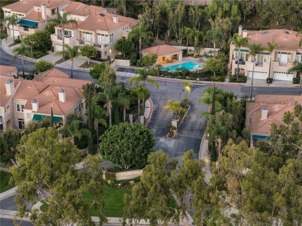 459 S San Vicente
