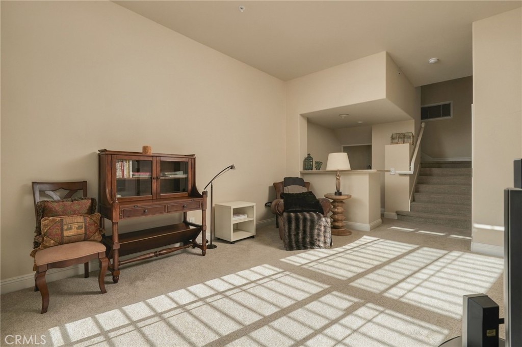459 S San Vicente
