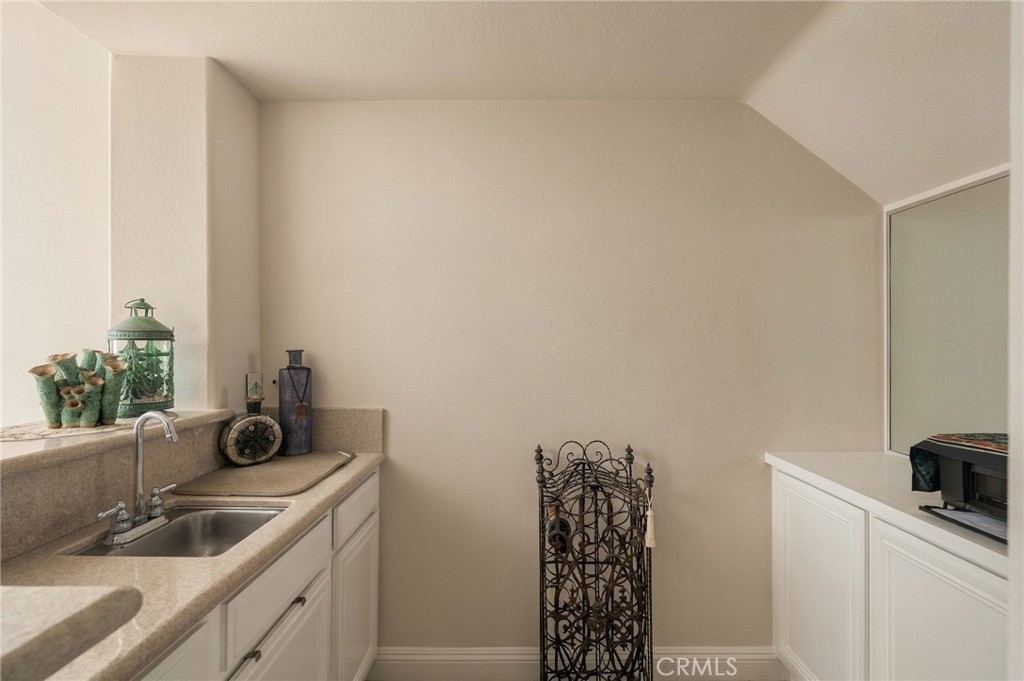 459 S San Vicente