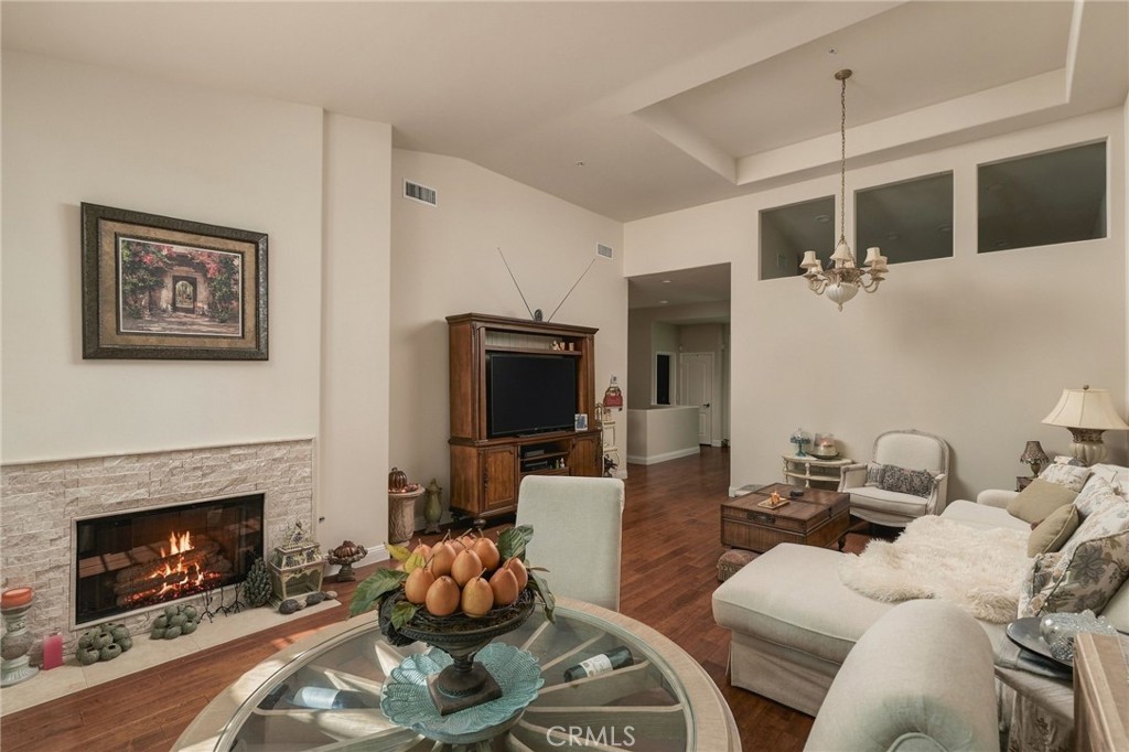 459 S San Vicente