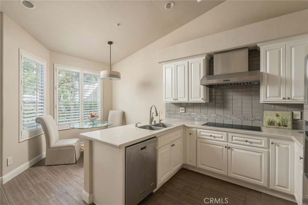 459 S San Vicente