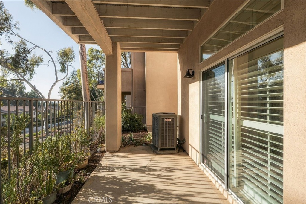 459 S San Vicente