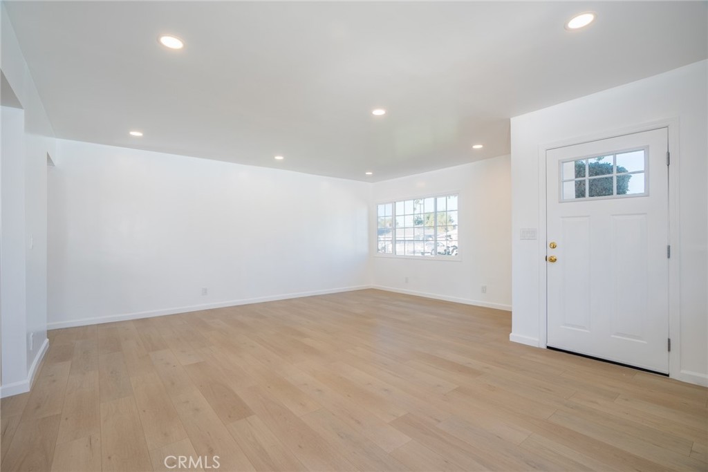 310 W Southgate Avenue