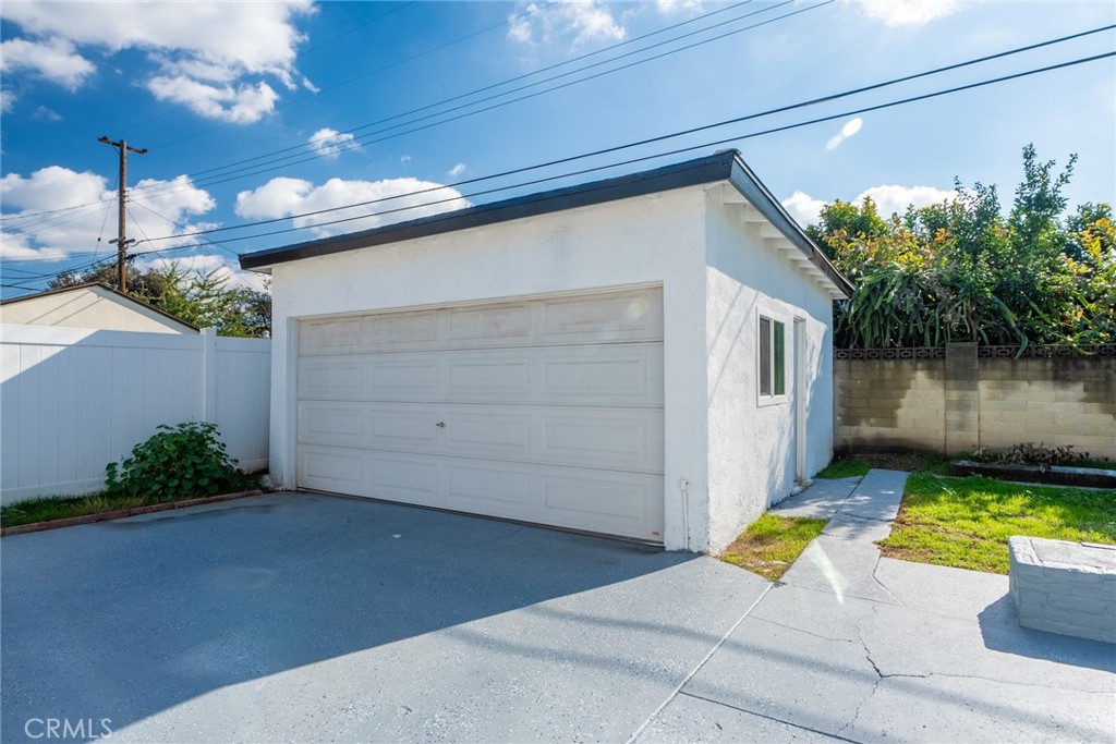 310 W Southgate Avenue