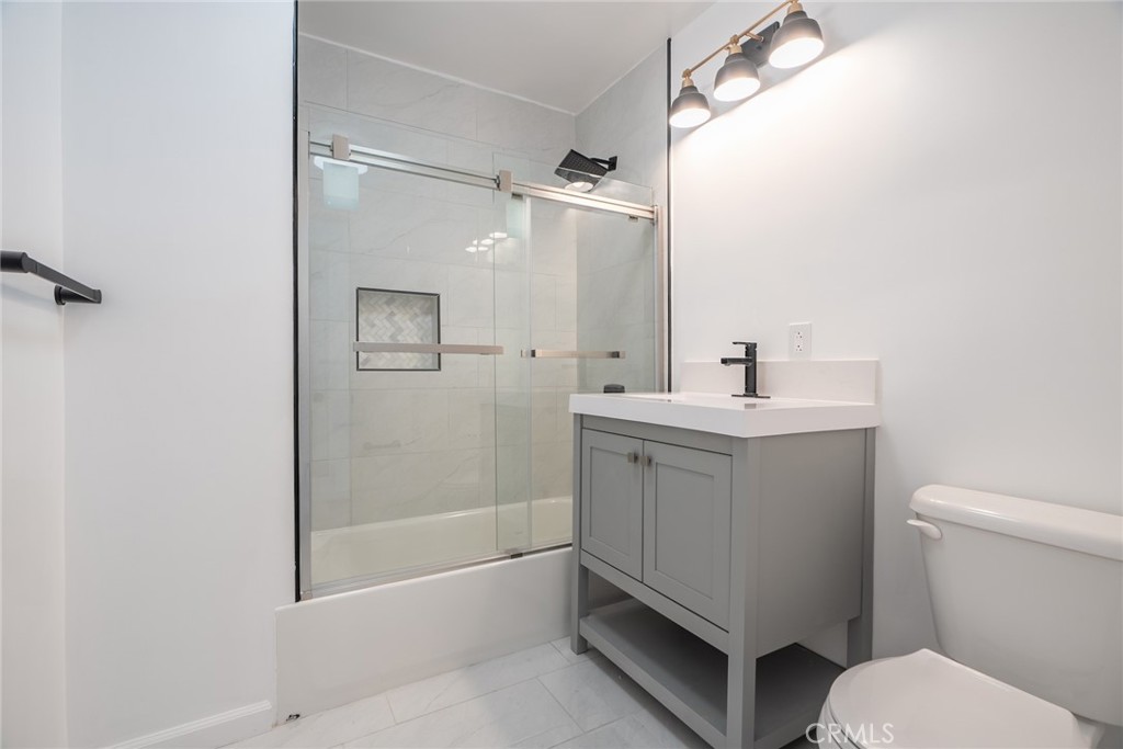 310 W Southgate Avenue