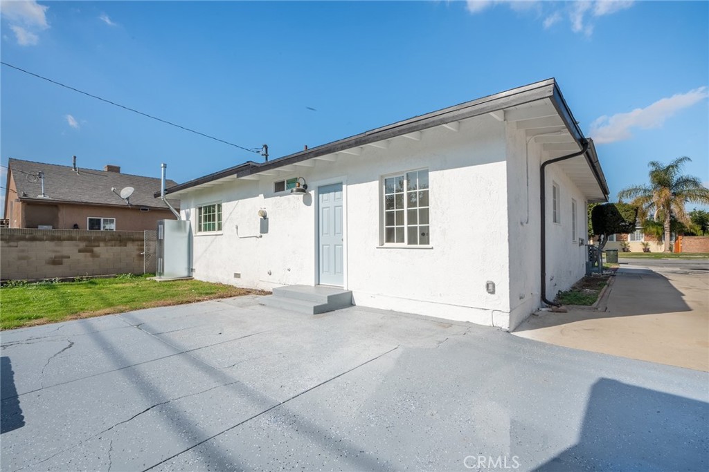 310 W Southgate Avenue