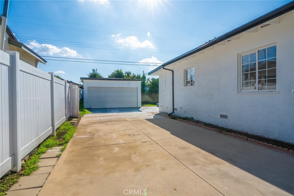 310 W Southgate Avenue