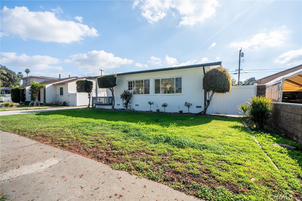 310 W Southgate Avenue