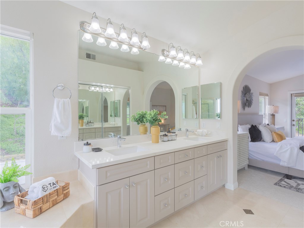 19952 East Country Hollow Drive