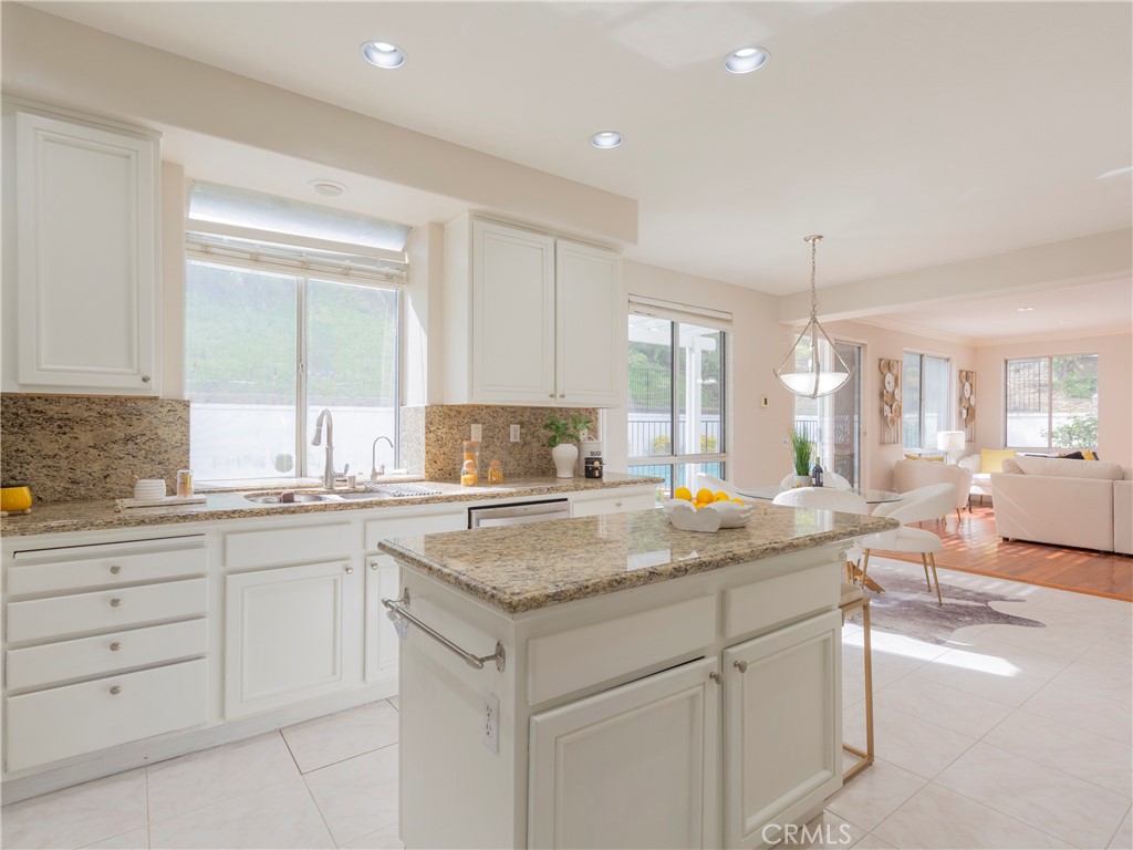 19952 East Country Hollow Drive