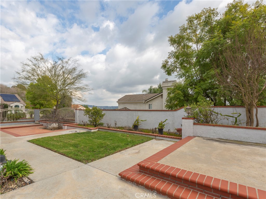 19952 East Country Hollow Drive