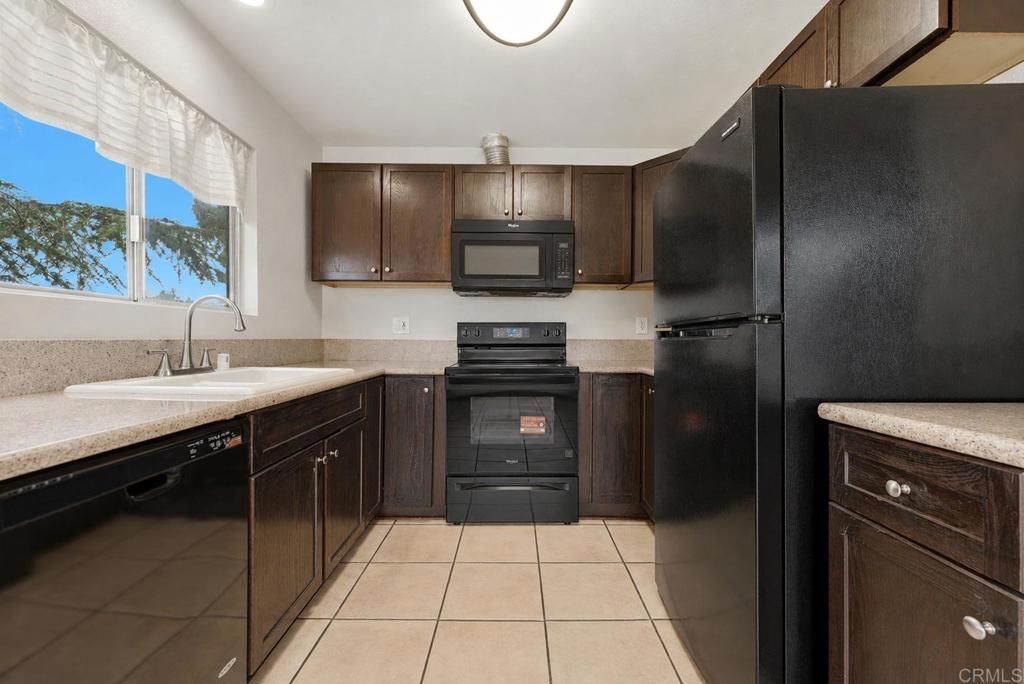 1811 E Grand Avenue 178