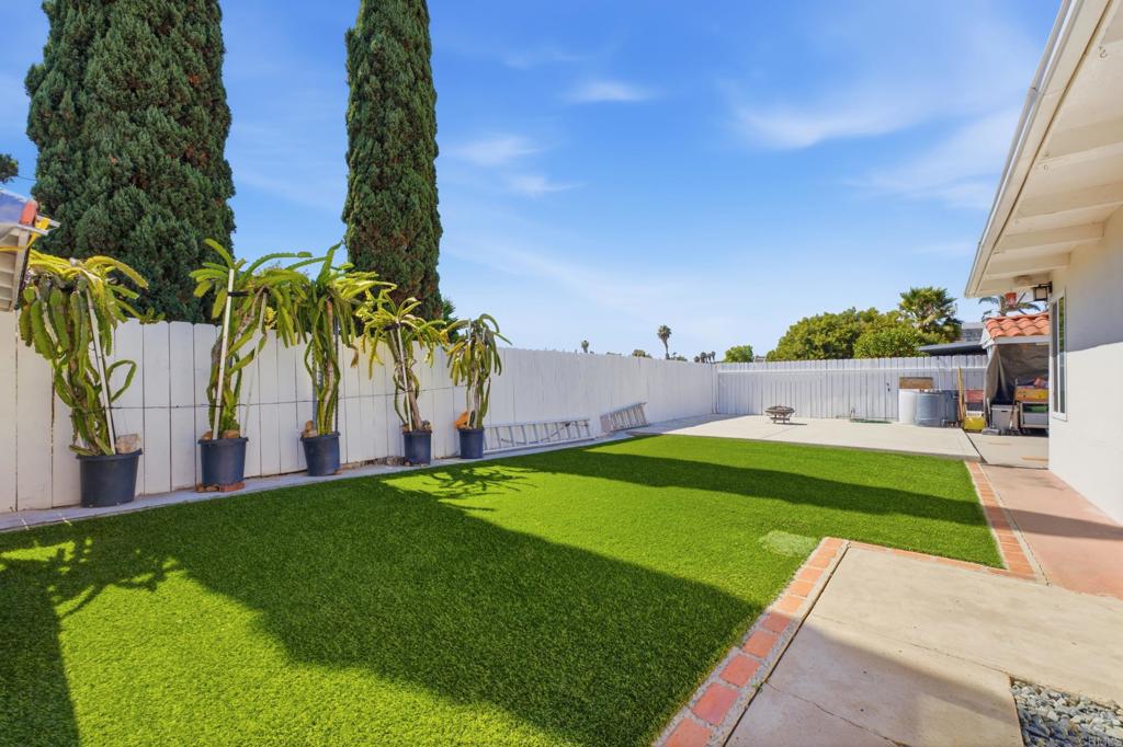 424 La Presa Avenue