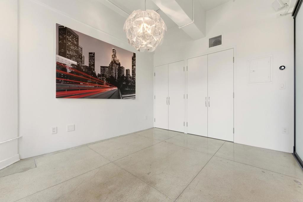 746 S Los Angeles Street 607