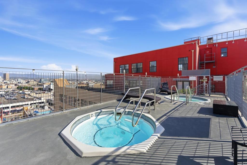 746 S Los Angeles Street 607