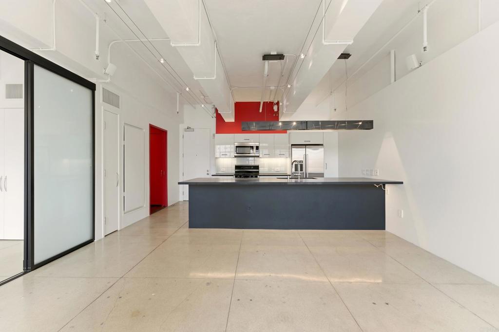 746 S Los Angeles Street 607