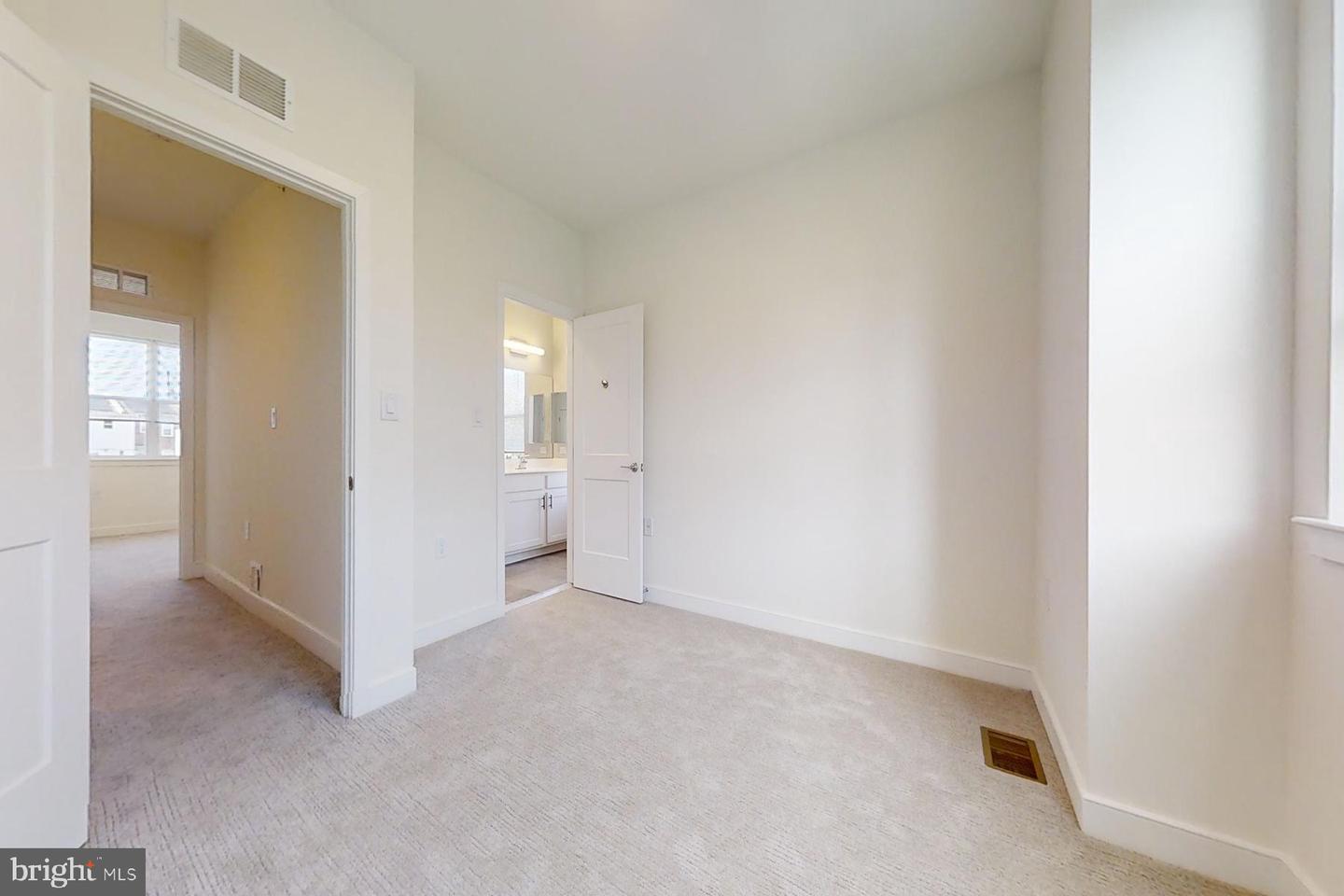 4900 East Capitol NE