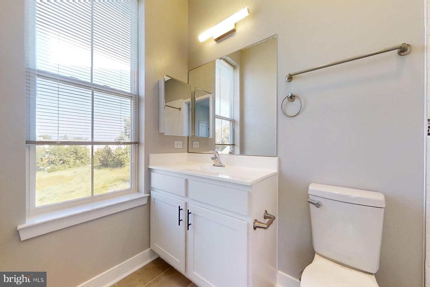 4900 East Capitol NE