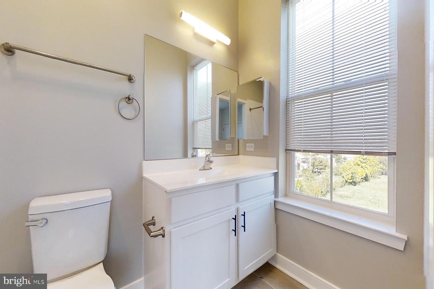 4908 East Capitol NE