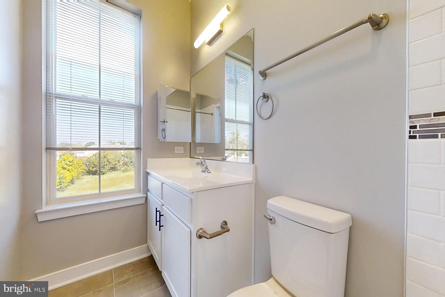 4908 East Capitol NE
