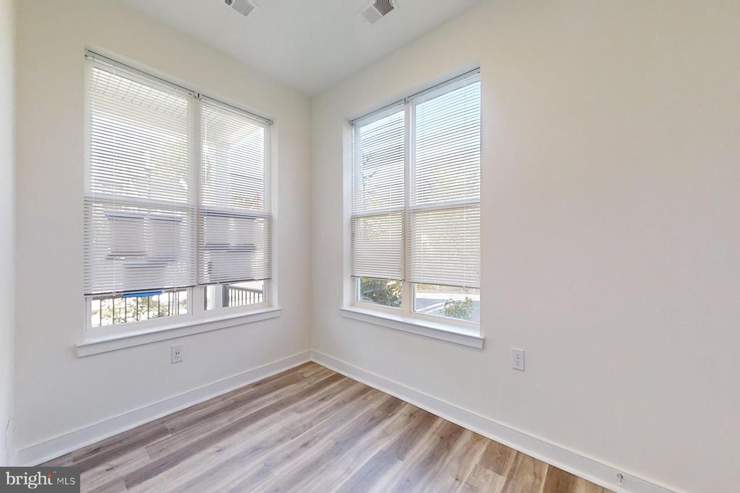 4908 East Capitol NE
