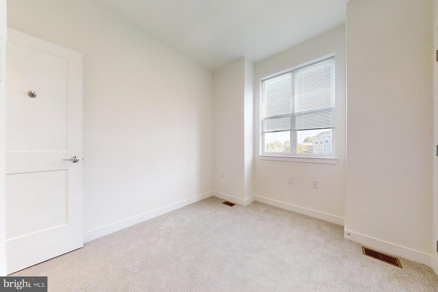 4908 East Capitol NE