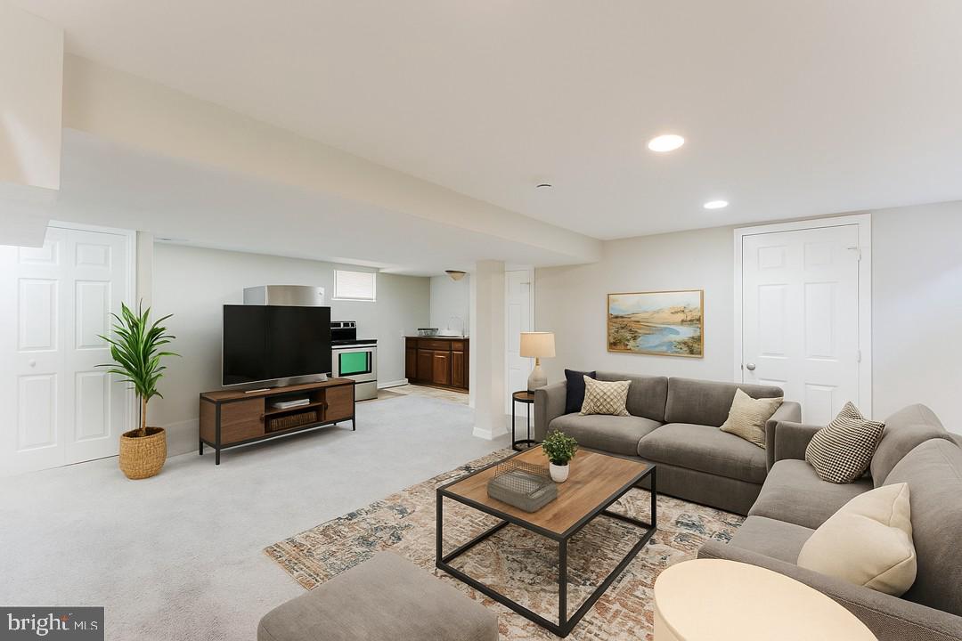 2810 64th Ave