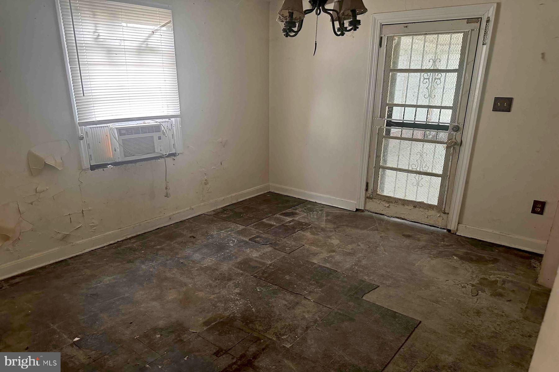 6923 STANDISH DRIVE