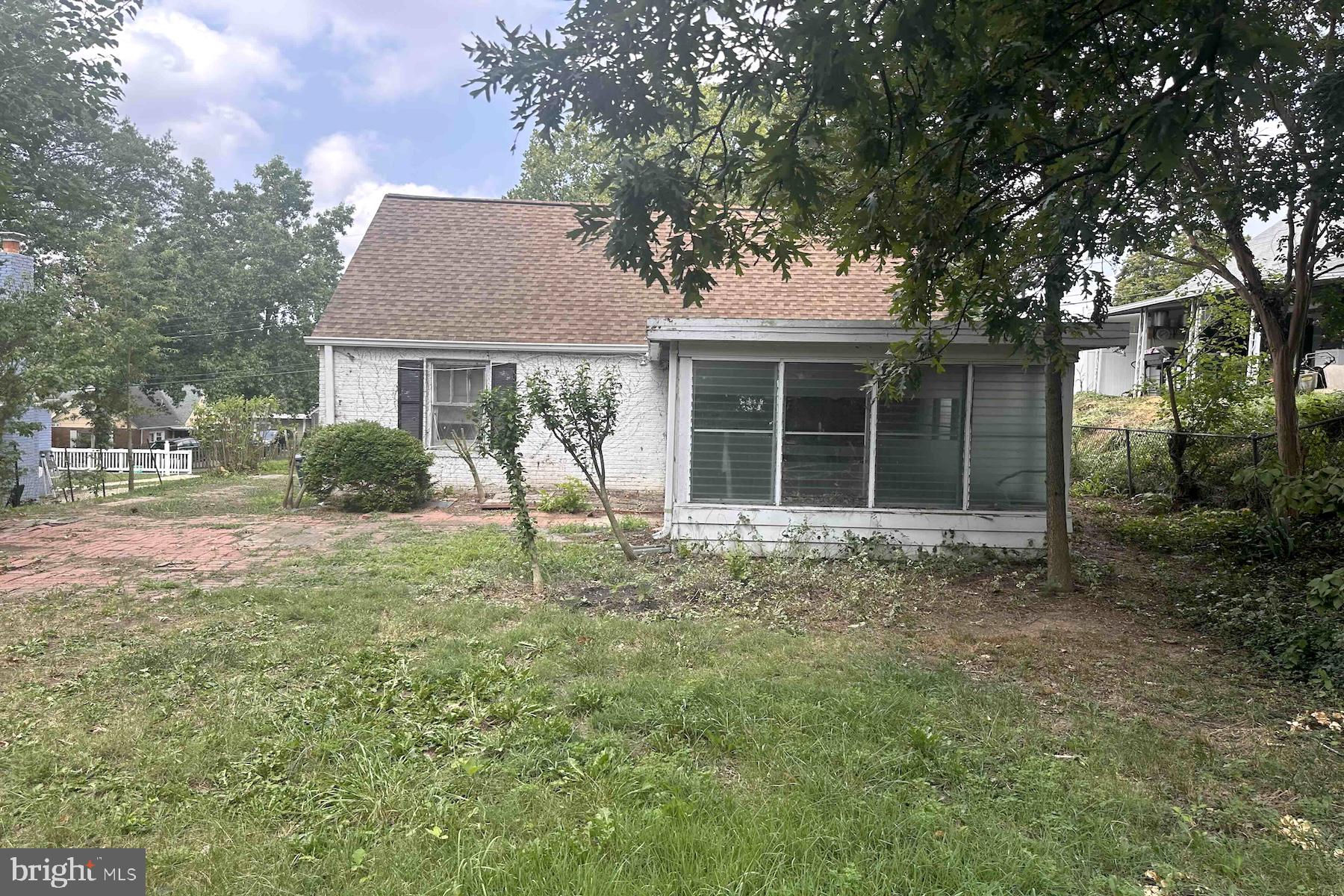6923 STANDISH DRIVE