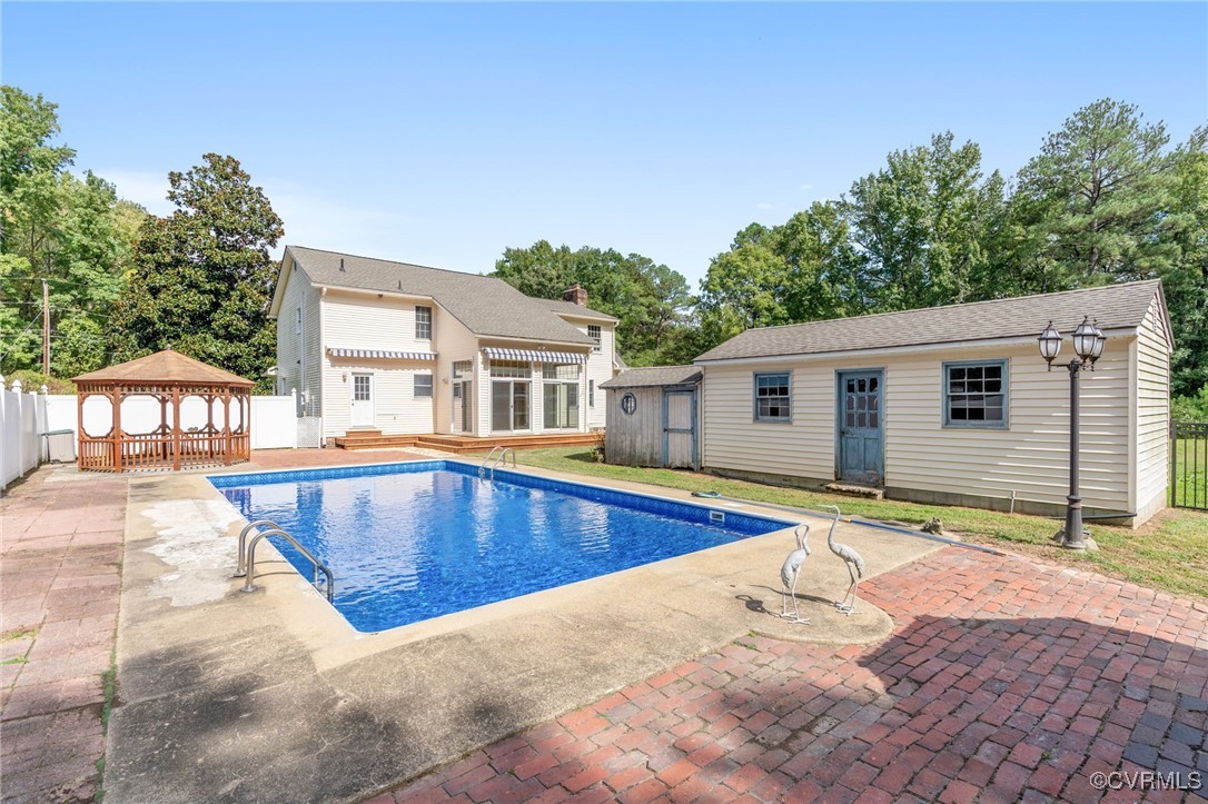 3245 Greenwood Ct