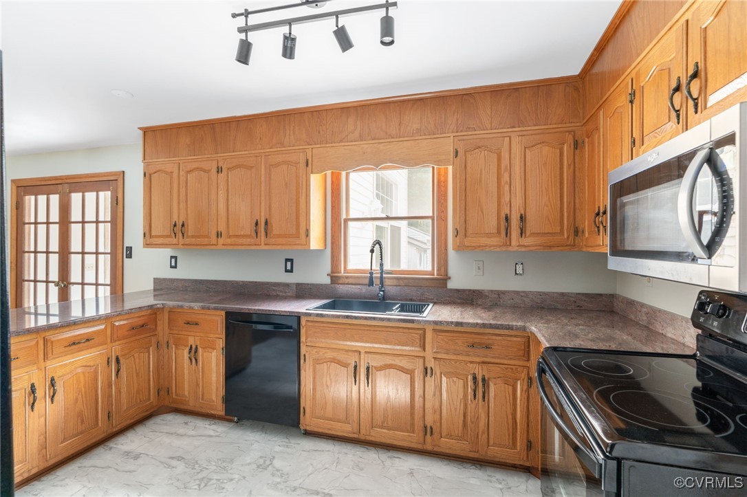 3245 Greenwood Ct