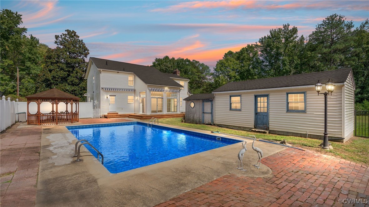 3245 Greenwood Ct