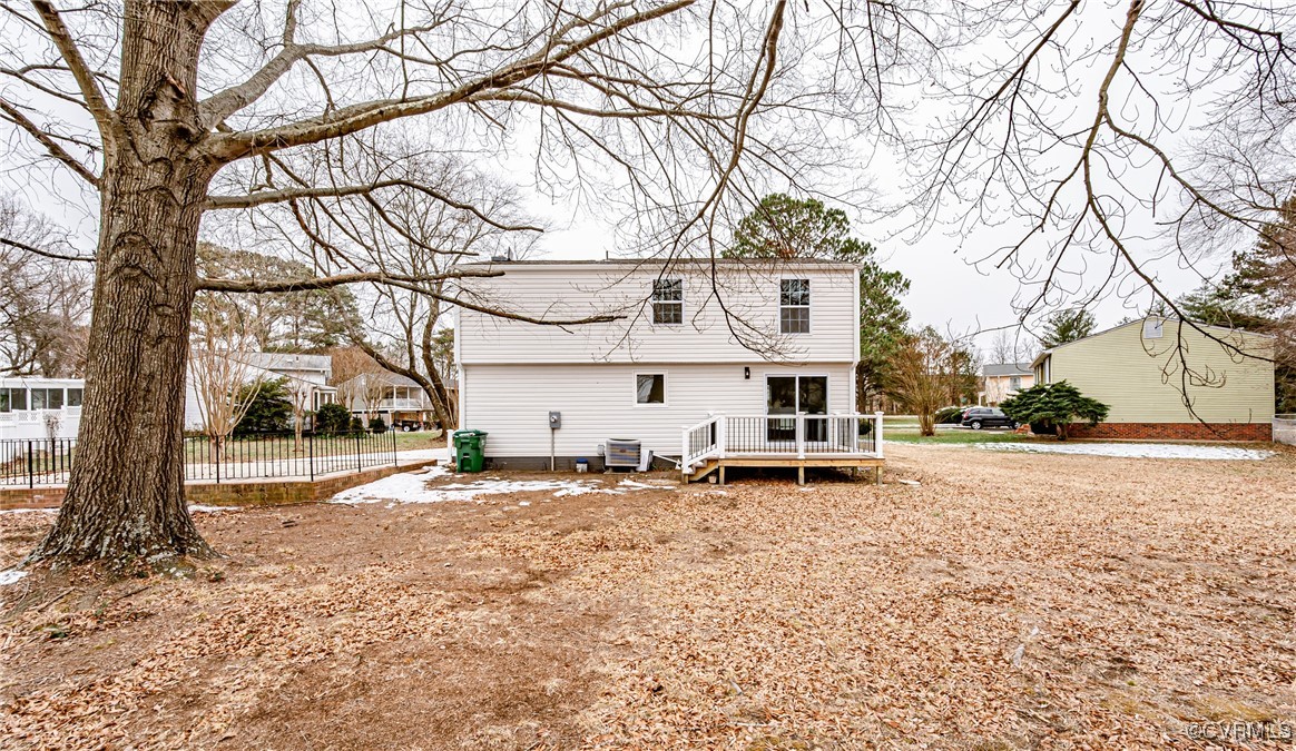 1908 Benham Ct