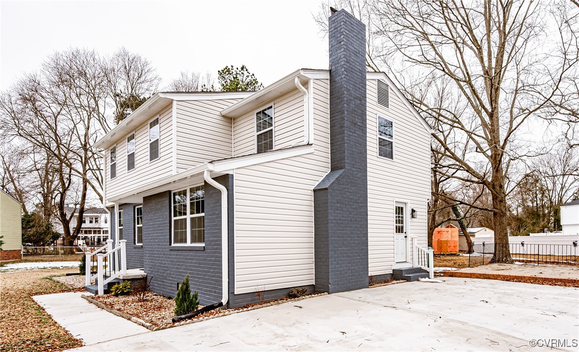 1908 Benham Ct