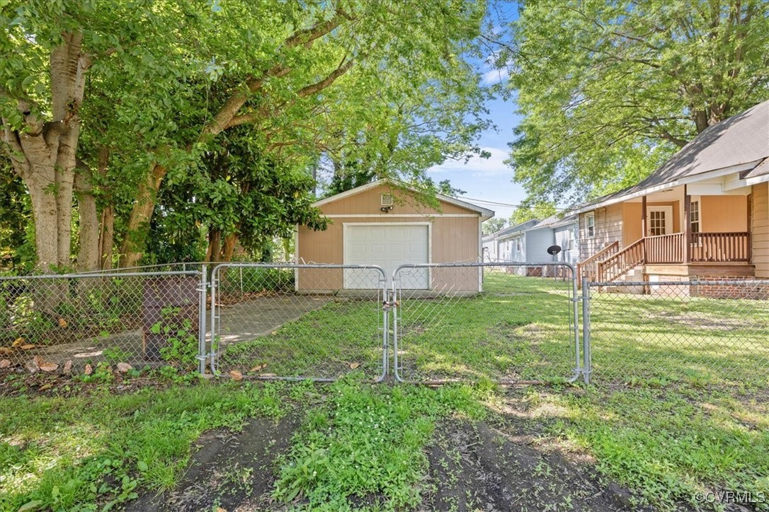 411 N 8th Ave