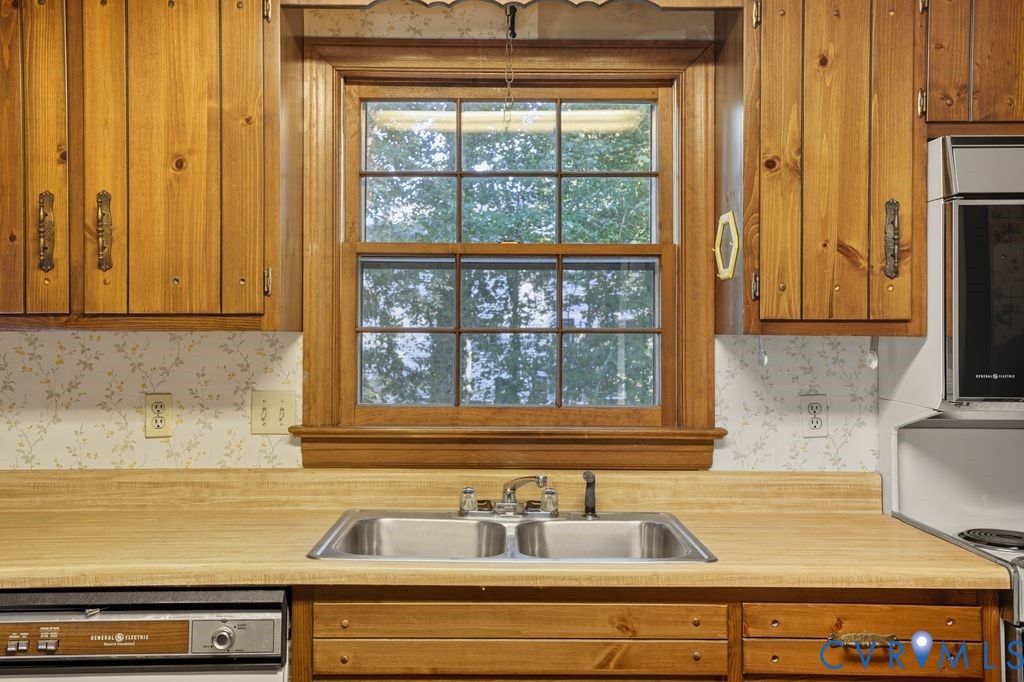 12805 Gloria Ct