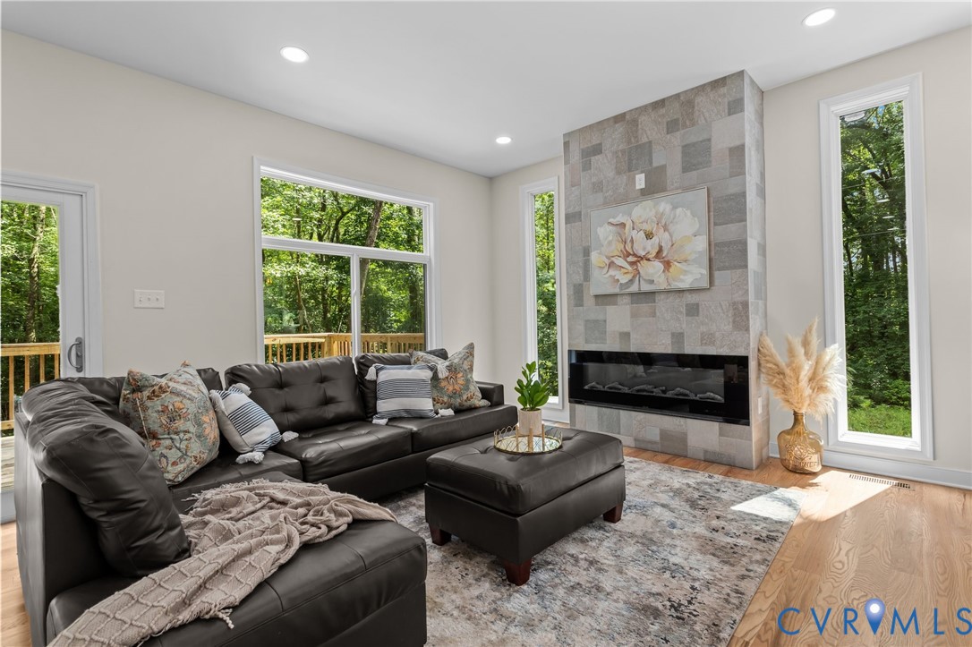 1218 Old Hundred Rd
