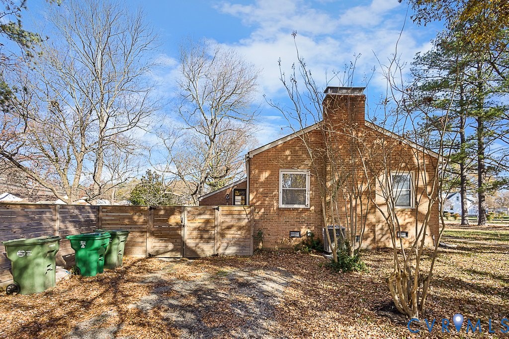 932 Whitehead Rd
