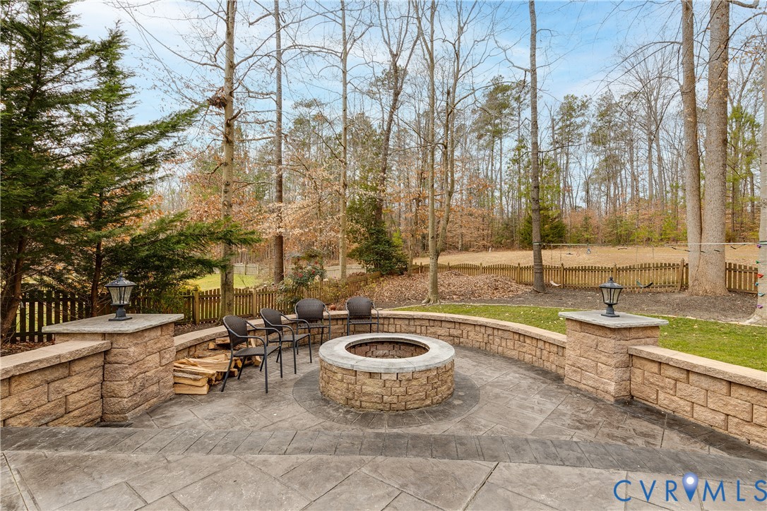 9200 Bailey Oak Dr