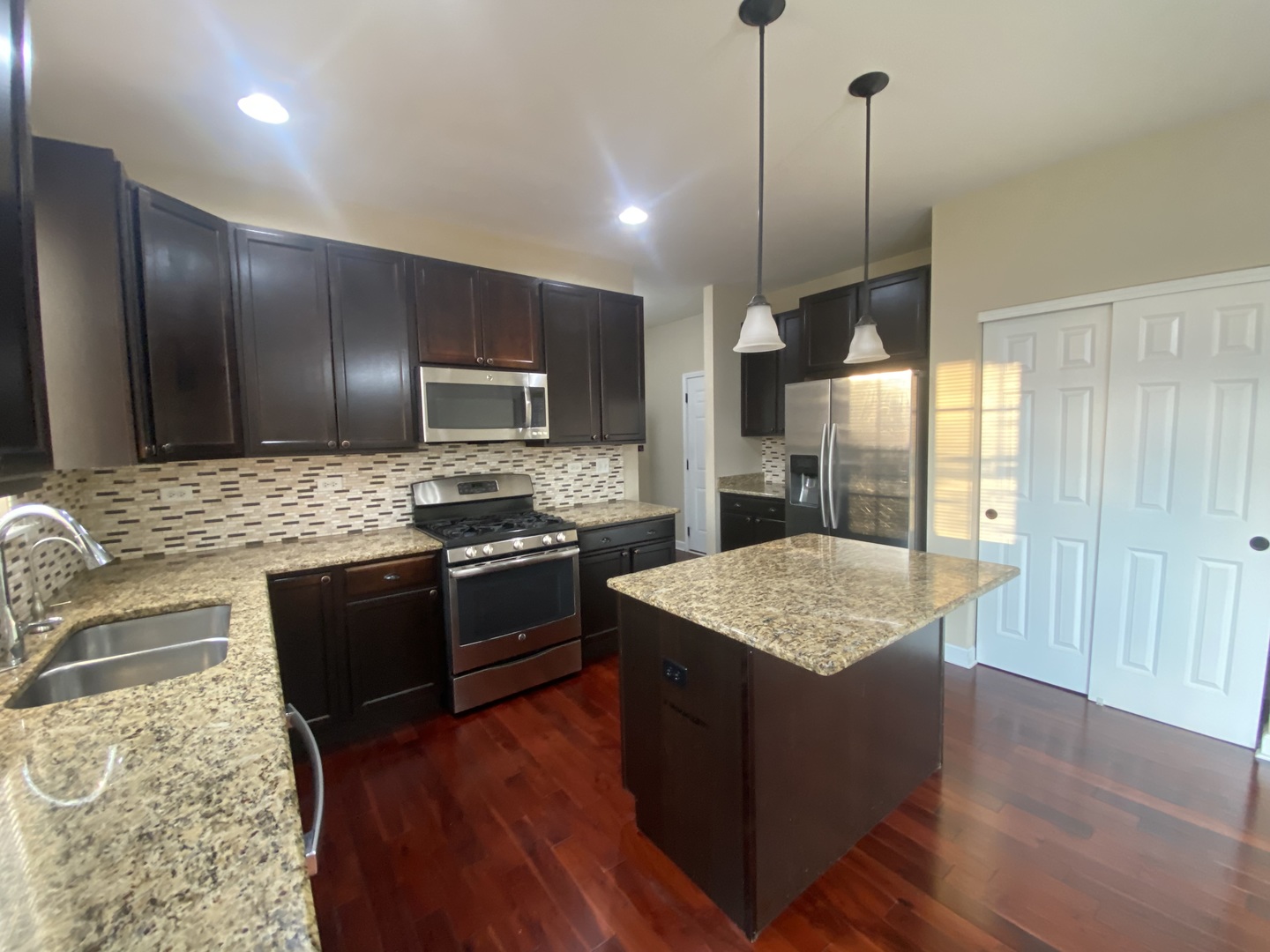 5742 Oak Ridge Way