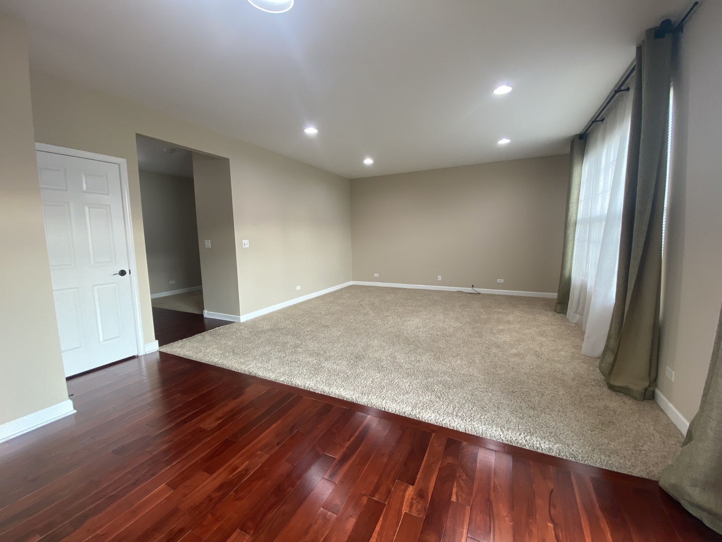 5742 Oak Ridge Way
