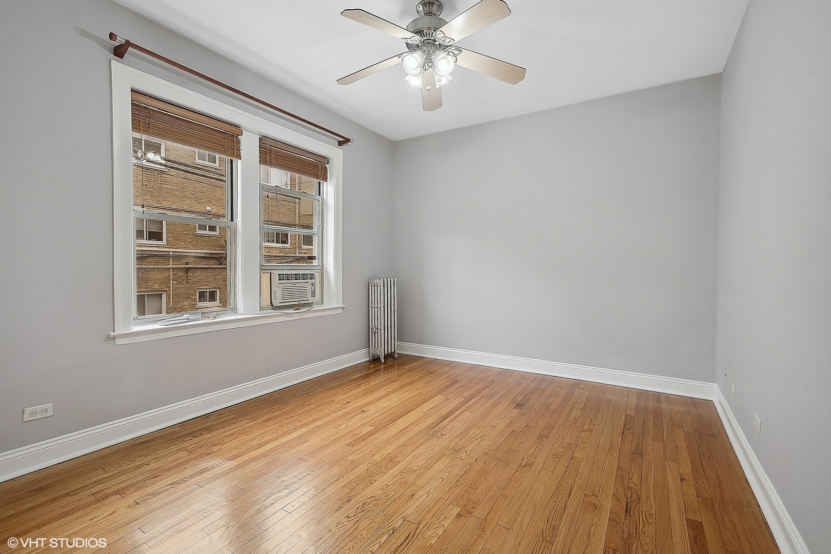 6137 N Hoyne Avenue Unit: 1