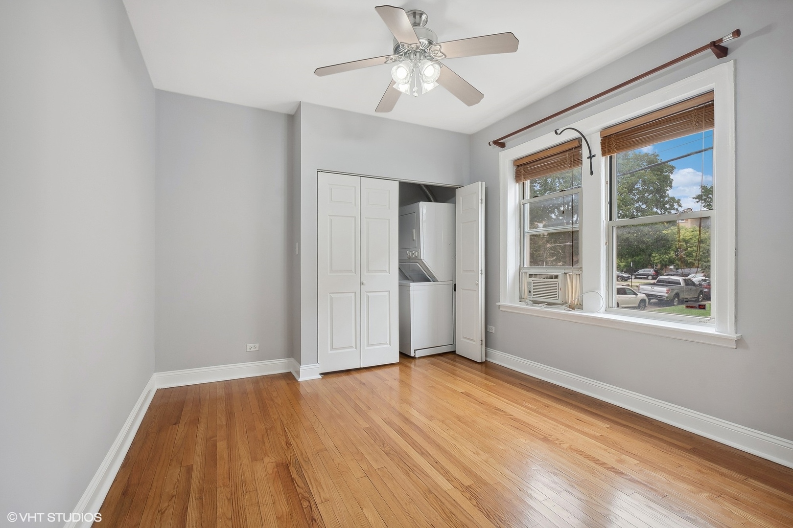 6137 N Hoyne Avenue Unit: 1