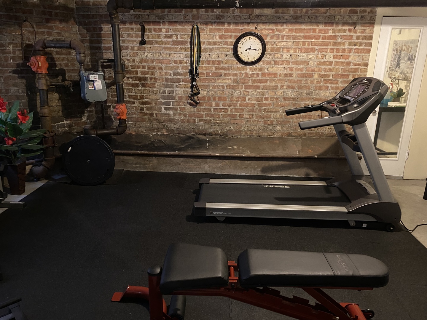 6137 N Hoyne Avenue Unit: 1