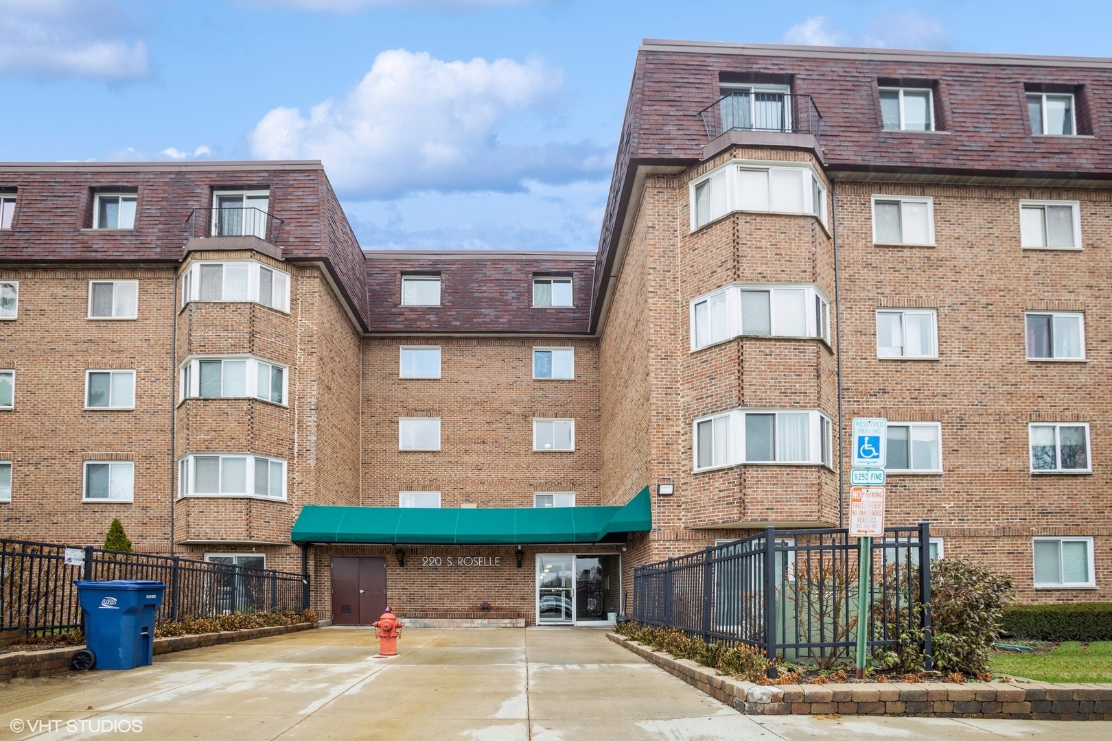 220 S Roselle Road Unit: 524