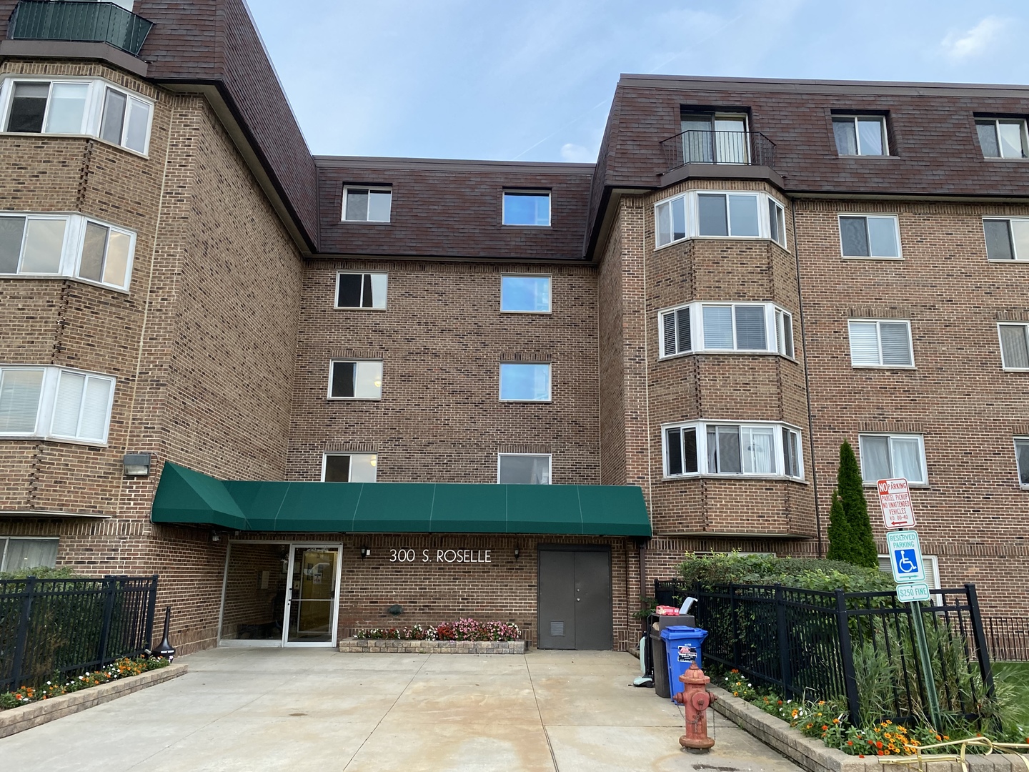 300 S Roselle Road Unit: 522