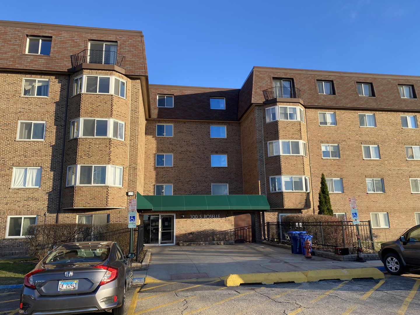 300 S Roselle Road Unit: 522