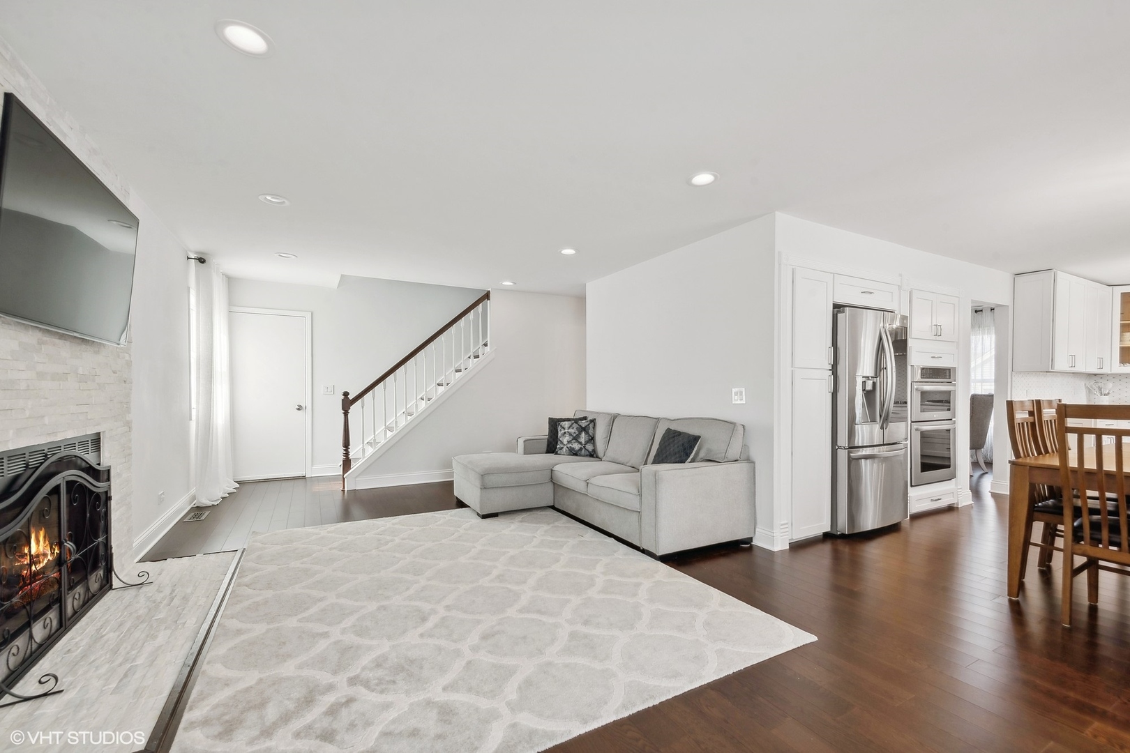 806 INTERLAKEN Drive